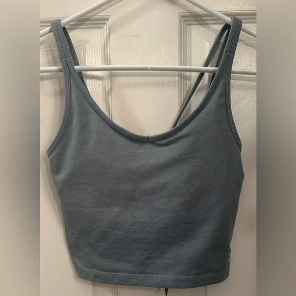 Vuori Halo Performance Crop Top EUC - Picture 3 of 7